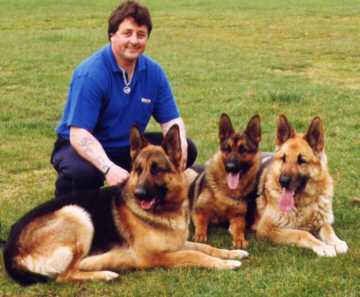 Dave with DOGS.jpg (15818 bytes)